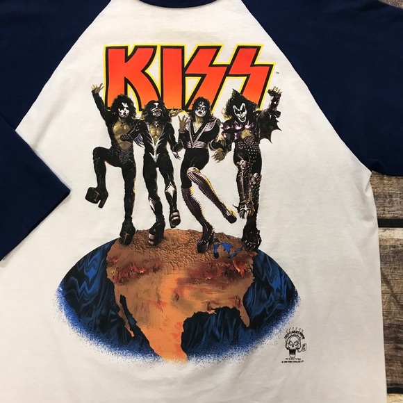❌SOLD❌ KISS Vintage Double Sided Stitch Shirt - Picture 5 of 9